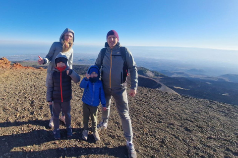 Från Taormina: Rundtur på Etna med matupplevelse och vinprovning