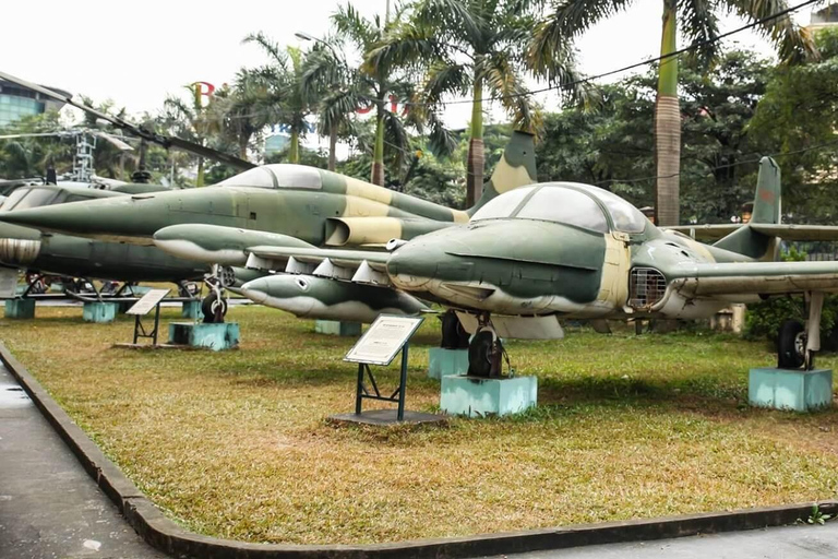 Hanói: Museu dos restos da guerra do Vietname e rua do comboio local