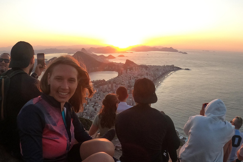 Rio de Janeiro: Morro Dois Irmãos Sunrise Hike Rio de Janeiro: Morro Dois Irmãos Sunrise Hike & Favela Tour