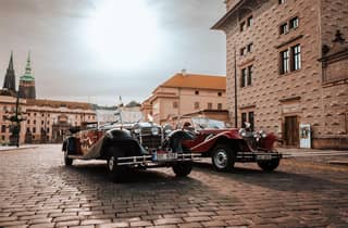Prag: Private Tour durch die Altstadt mit Oldtimern