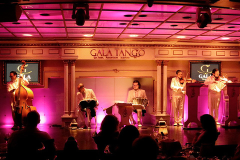 Gala Tango Luxury: Nur Show + Getränk + Transfer gratis.