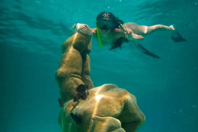 Isla Mujeres: Halve dag privé catamaran met snorkelen