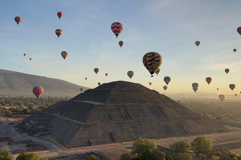 Cdmx Teotihuacan:Ballonvaart + Ontbijt + VervoerTeotihuacan: Ballonvaart