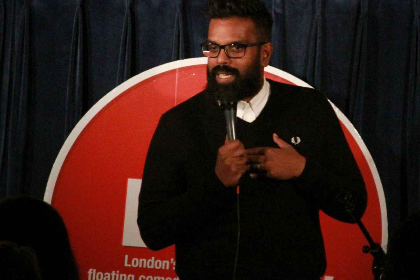 Londres : Vendredi de Rires au Club de Comédie sur le Bateau