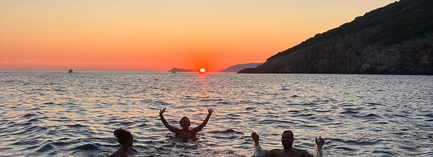 Azure Paradise : visite en bateau de la grotte bleue et de la baie de Kotor