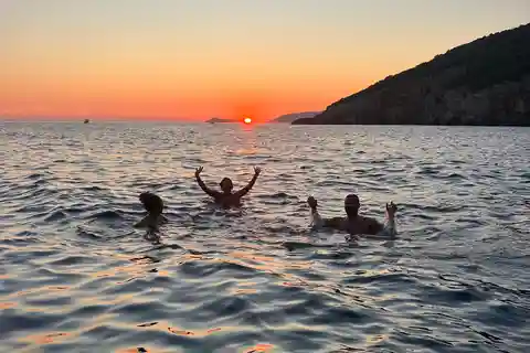 Azurblaues Paradies: Blaue Grotte und Kotor-Bucht-Bootstour