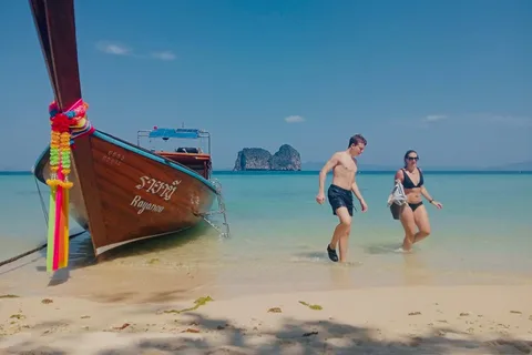 Ko Lanta: 4 Island Classic Longtail Boat Tour with Lunch