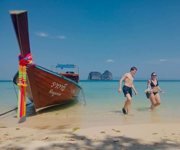 Ko Lanta: 4 Island Classic Longtail Boat Tour with Lunch