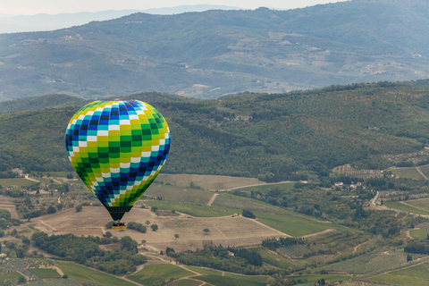 Vuelo en globo sobre la Toscana: FlorenciaTour en globo estándar por la Toscana