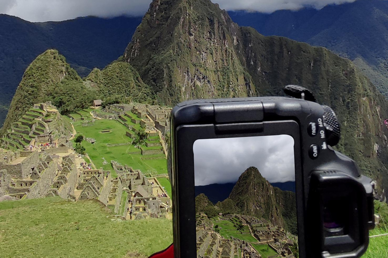 From Cusco: Machu Picchu Private Tour with Transportation