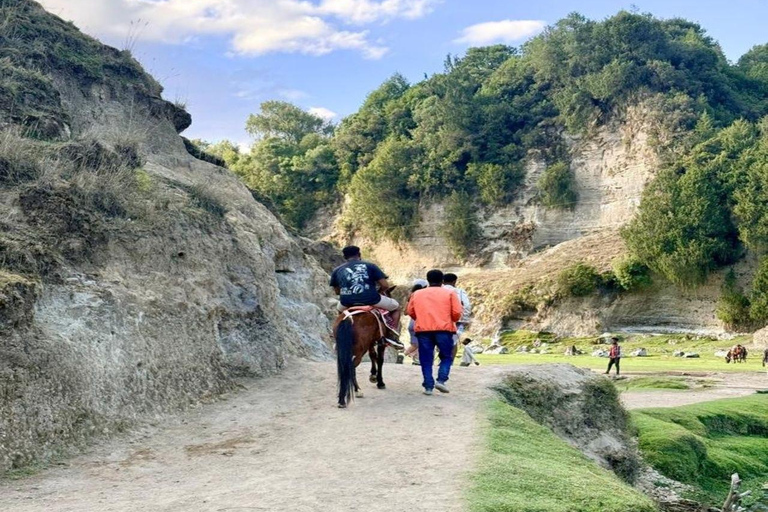 Addis Ababa: Horse Ride & Mud Bath