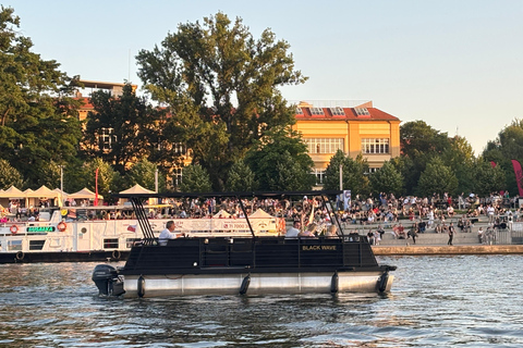 رحلة بحرية في الكريسماس في فروتسواف لمدة 45 دقيقة في المدينة القديمةرحلة بحرية في الكريسماس في فروت