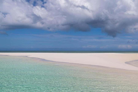 Zanzibar: tour privato del banco di sabbia di Nakupenda con pranzo a base di pesceTour privato del banco di sabbia di Nakupenda – Ti veniamo a prendere in qualsiasi hotel