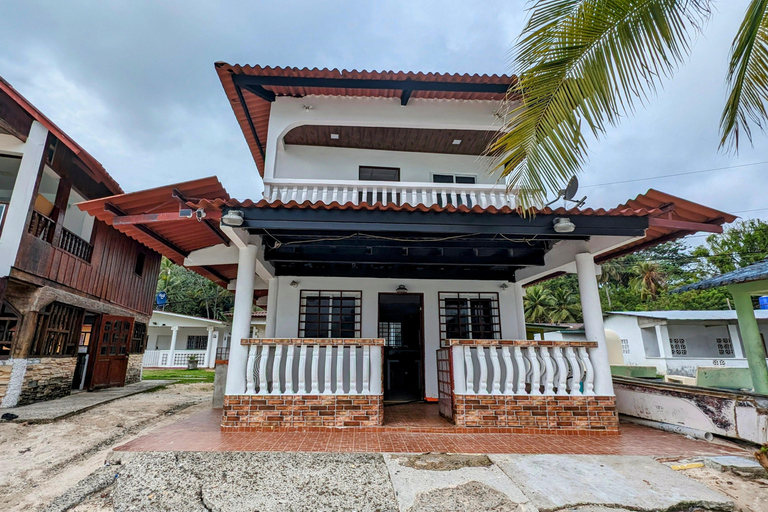 Panama: 1 night and 2-Days in a Caribbean Island Beach House Panama City:2-Days Portobelo and Caribbean Island Tour