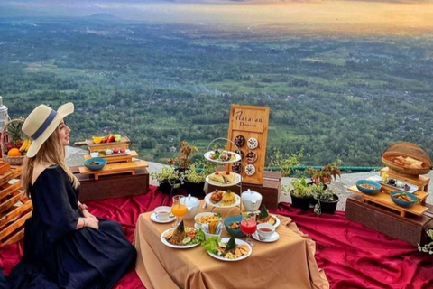 Yogyakarta: Borobudur Temple & Enam Langit Private Tour