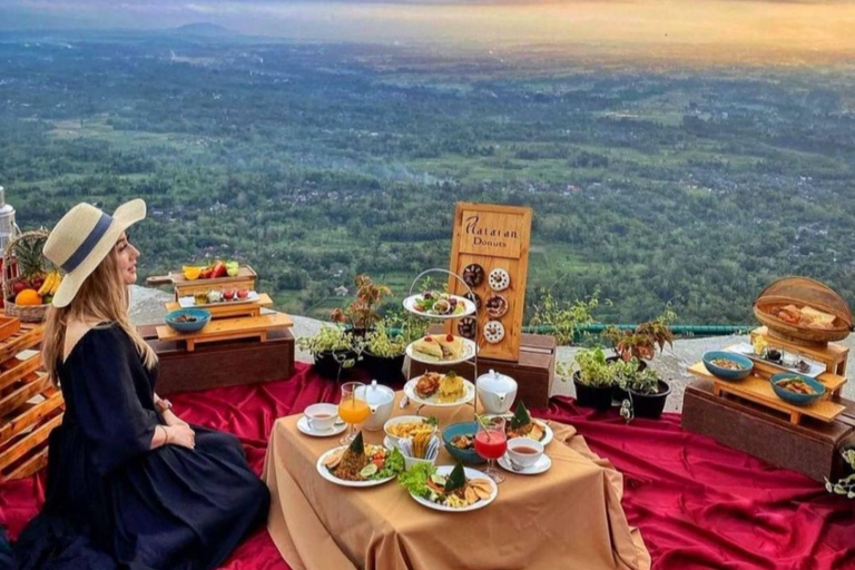 Yogyakarta: Borobudur Temple & Enam Langit Private Tour