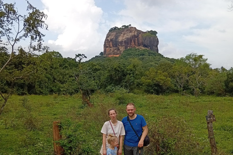 Kandy: Sigiriya, Pidurangala, and Spice Garden Day Trip