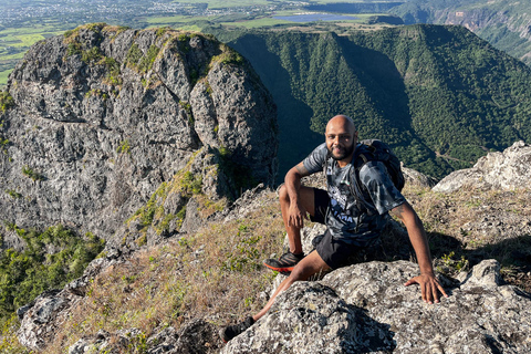 Mauricio: Caminar y escalar la montaña Trois Mamelles