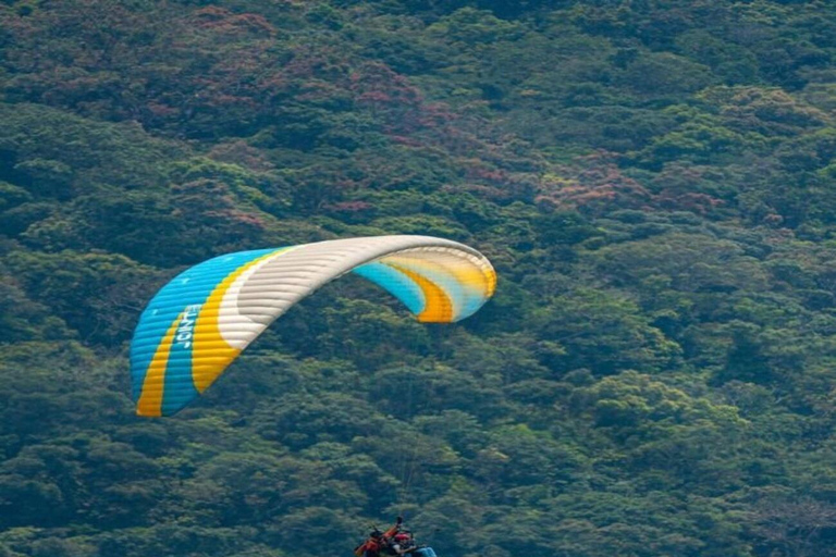 Da Nang : Parapente à la montagne des singes