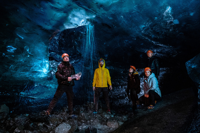Excursion Premium dans la grotte de glace bleue - soupe chaude et boisson chaude incluses.Visite guidée de la grotte de glace bleue Vatnajökull Premium