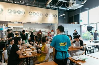 Singapur: JIAK 99 – geführte Hawker-Tour mit Chefkoch-Tisch