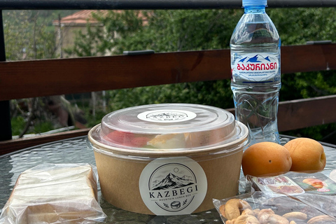 Kazbegi: Freshly Prepared Lunch Box with Hotel Delivery