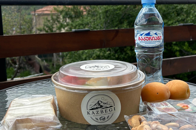Kazbegi: Freshly Prepared Lunch Box with Hotel Delivery