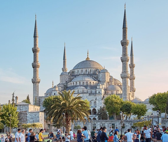Istanbul: Blue Mosque & Hippodrome Square Guided Tour