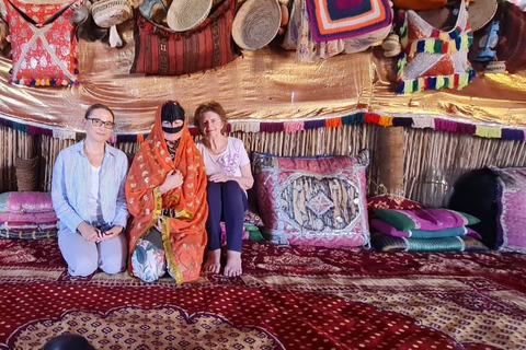 From Muscat: Bedouin Visit, Desert Sunset & Stargazing Tour