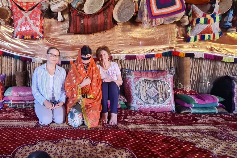 From Muscat: Bedouin Visit, Desert Sunset & Stargazing Tour