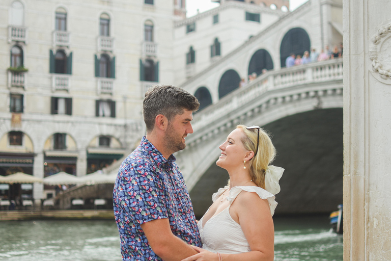 Venise : Séance photo professionnelle sur le pont du RialtoPremium (20 à 40 photos)