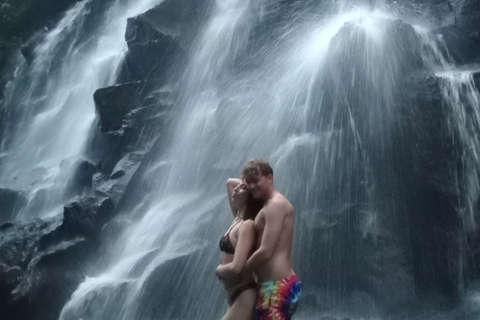 Entdecke die versteckten Juwelen der Wasserfälle in UbudPrivate Gruppe mit englischsprachigem Guide Tour