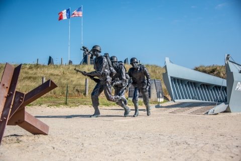 D-Day Normandy Beaches Guided Trip by Car from Paris