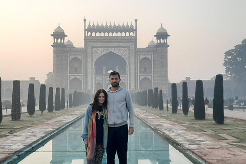 Excursão de um dia ao Taj Mahal e ao Forte de Agra a partir de AhmedabadPasseio sem voos