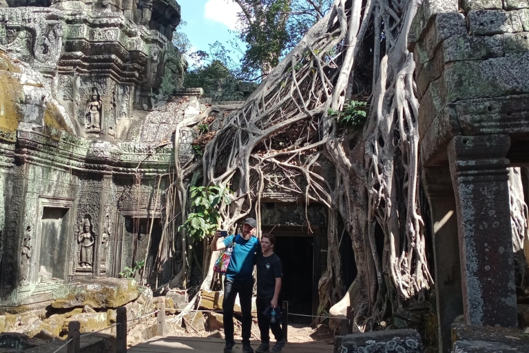 Sonnenaufgang Kleingruppen-Tagestour zu den Tempeln von AngkorSonnenaufgang Kleingruppentour nach Angkor Wat & Ta Prohm