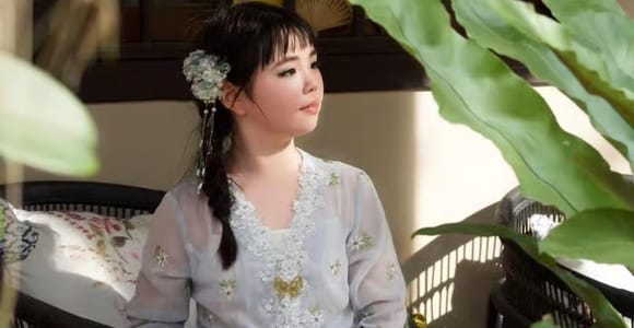 Singapore: Peranakan Costume, Makeup & Hairstyling