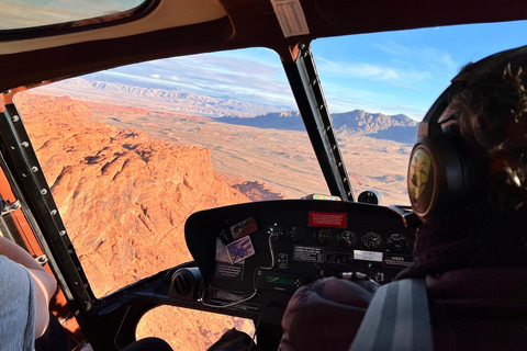 Las Vegas: Grand Canyon Heli Tour und Valley of Fire Landing