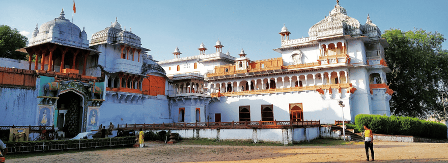 Kota: Guided City Tour with Lunch and Hotel Pickup