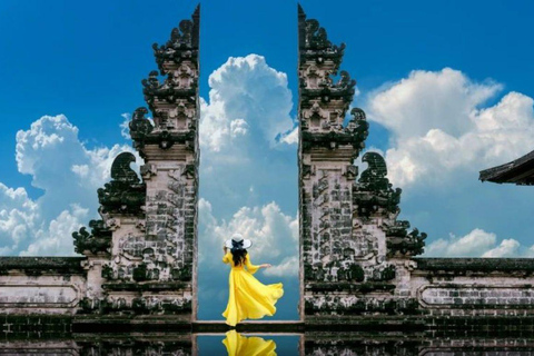 East Bali Group tour: Gate of Heaven, Tirta Gangga & Ubud