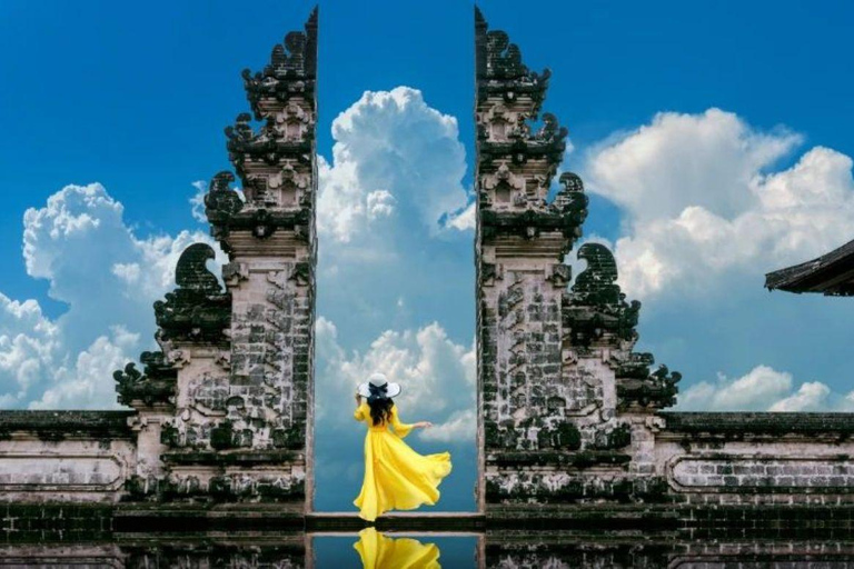 East Bali Group tour: Gate of Heaven, Tirta Gangga & Ubud