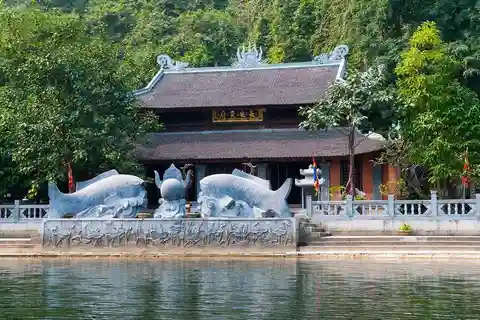 From Ha Noi: Perfume Pagoda – One Of The Holiest Pagoda