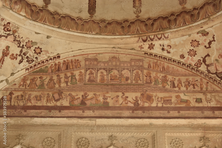 从德里出发：泰姬陵和玛图拉-布林达班观光 2 日游仅提供专业导游服务。