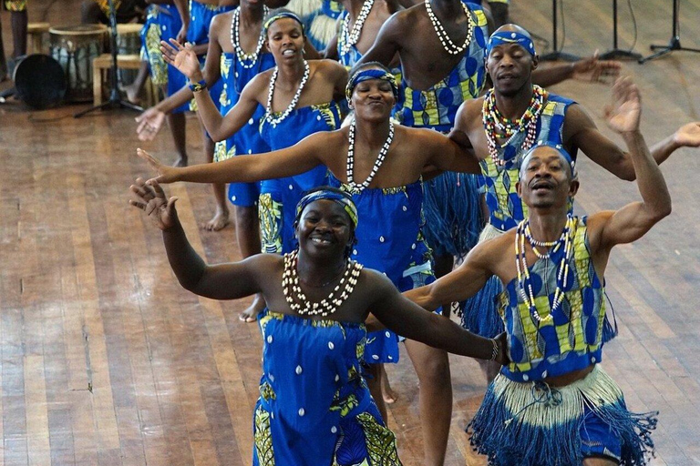Nairobi: Giraffes, Karen Blixen & Cultural Rhythms