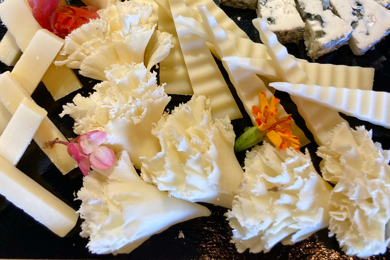 Geneva Food tour : Cheeses, wine, chocolate & fun