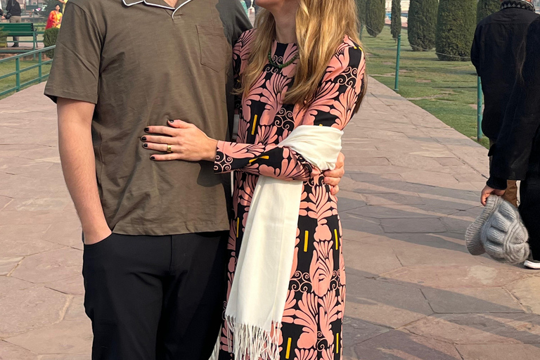 Från Delhi: Agra övernattningstur med Fatehpur SikriRundtur med 5-stjärnigt hotellboende.