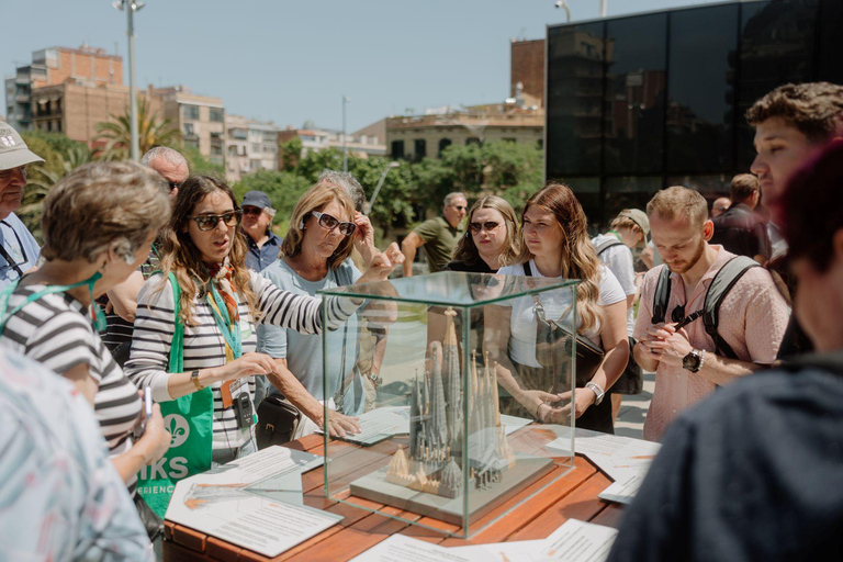 Barcelona: Park Güell, Sagrada Familia, Cable Car & More