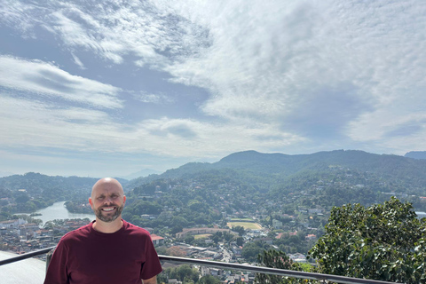 Kandy: City Highlights Tour with Cultural Dance Show