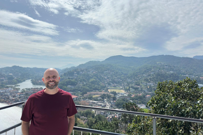 Kandy: City Highlights Tour with Cultural Dance Show