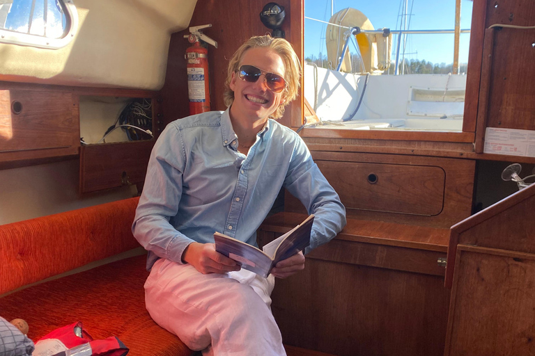 Oslo: Oslofjord Sailing Tour with Snacks and Drinks Oslo: Oslofjord Sailing Tour with Snacks and Drinks Mid-day