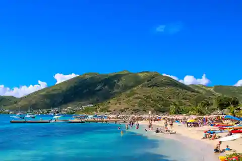 Saint Martin: Pinel Island Guided Tour with Ferry Ride